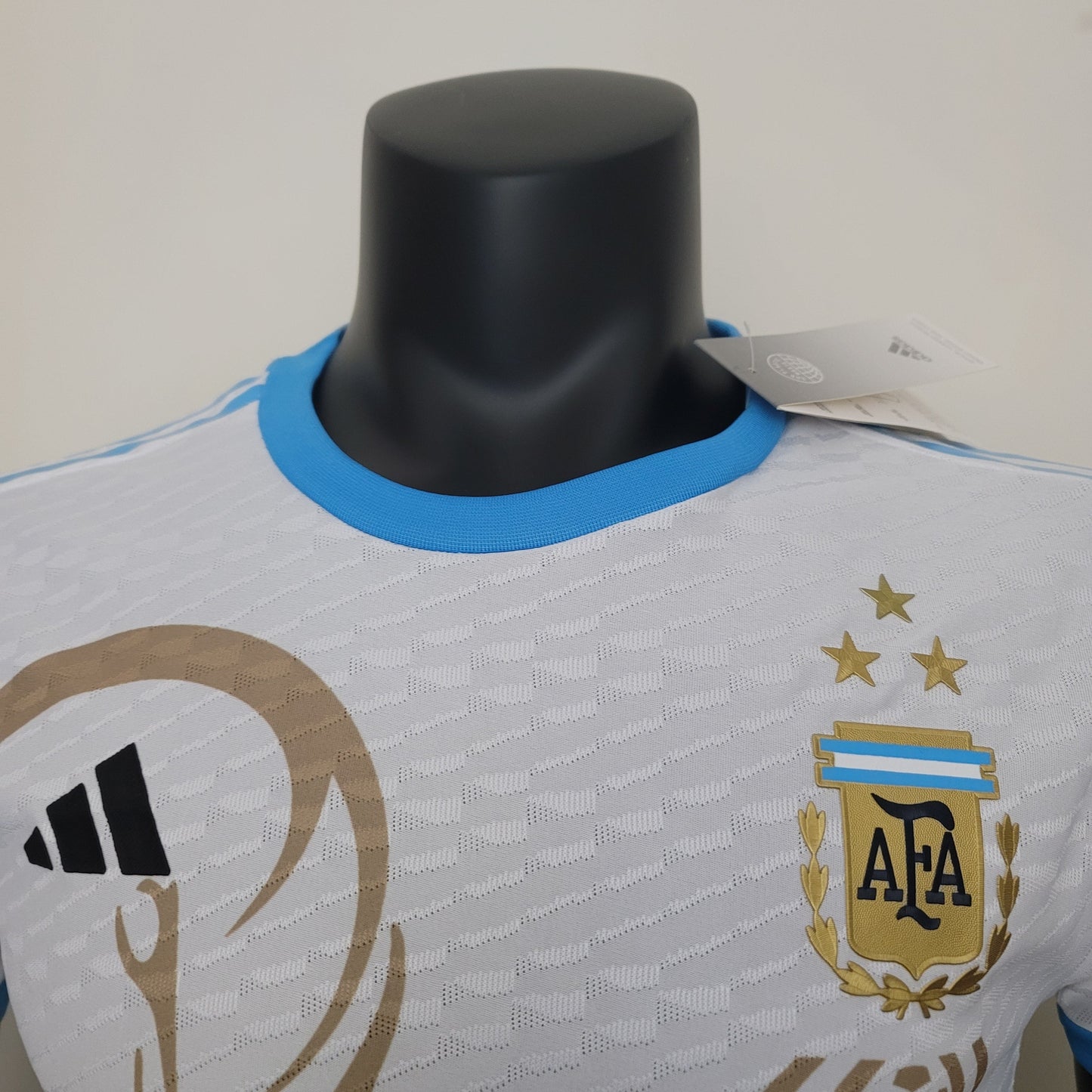 CAMISETA ARGENTINA EDICIÓN COMEMORATIVA II 23/24 HOMBRE (VERSIÓN JUGADOR)