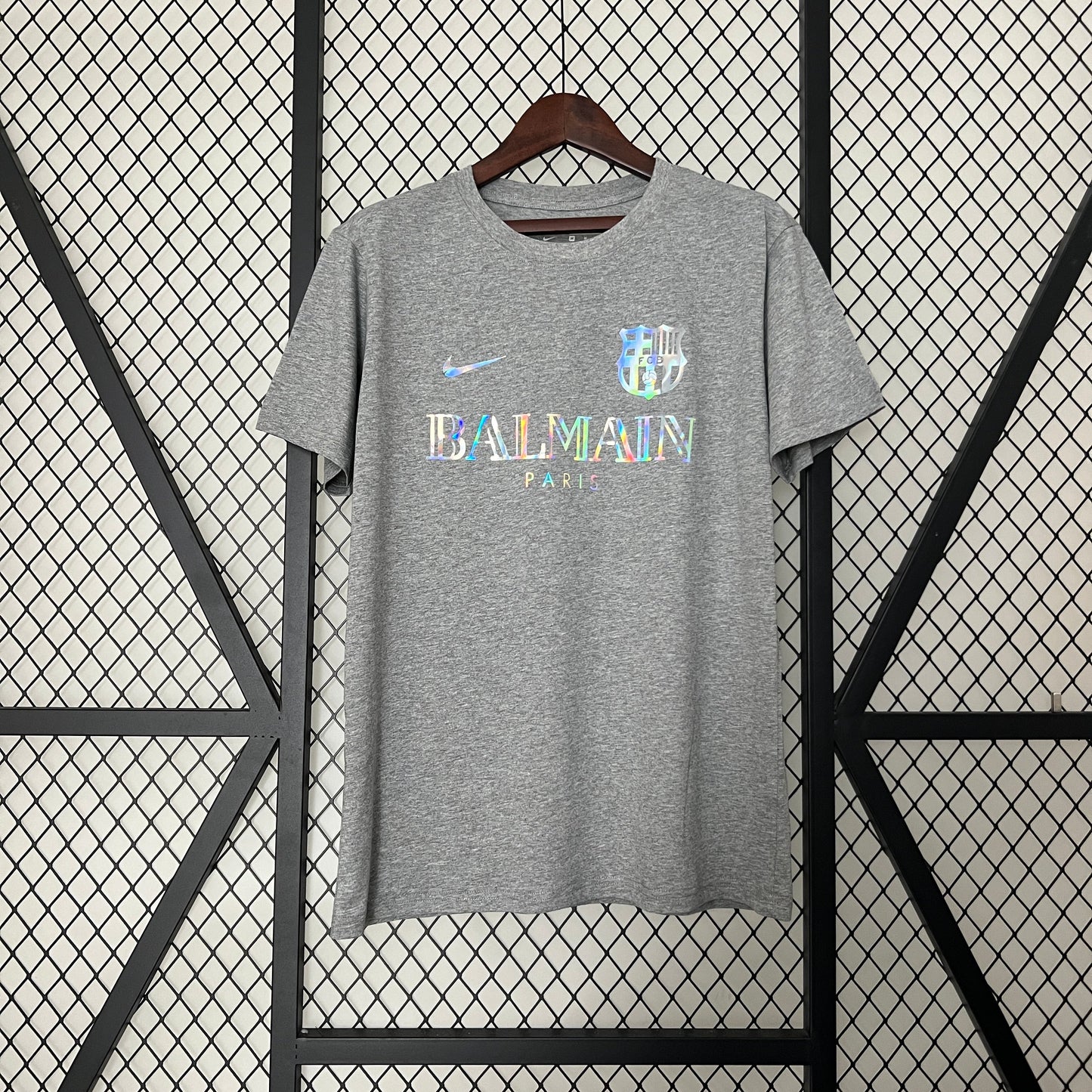 CAMISETA BARCELONA EDICIÓN LIMITADA BALMAIN PARIS GRIS 24/25 HOMBRE