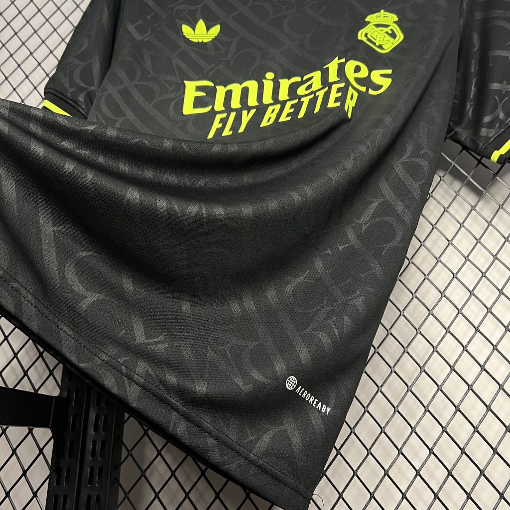 CAMISETA REAL MADRID 24/25 EDICION NEGRO Y NEÓN