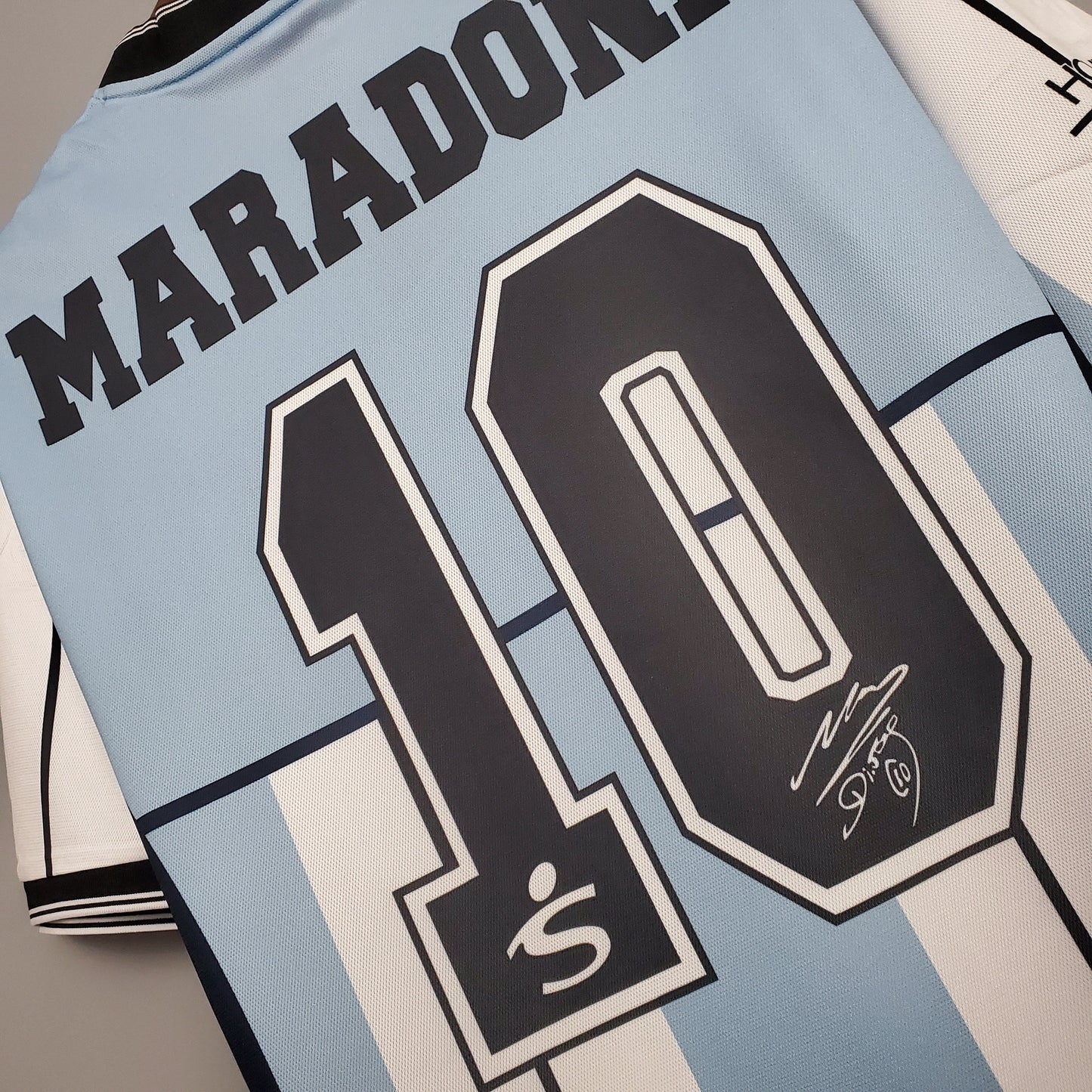 CAMISETA ARGENTINA EDICIÓN COMEMORATIVA I 2001 HOMBRE (RETRO)